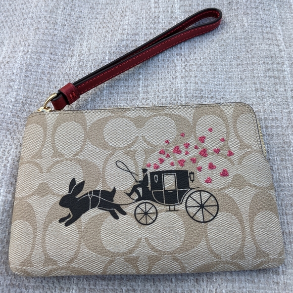 COACH Lunar New Year Rabbit Wristlet Signature Carriage w/Rabbit CF372 NWT - Picture 7 of 11